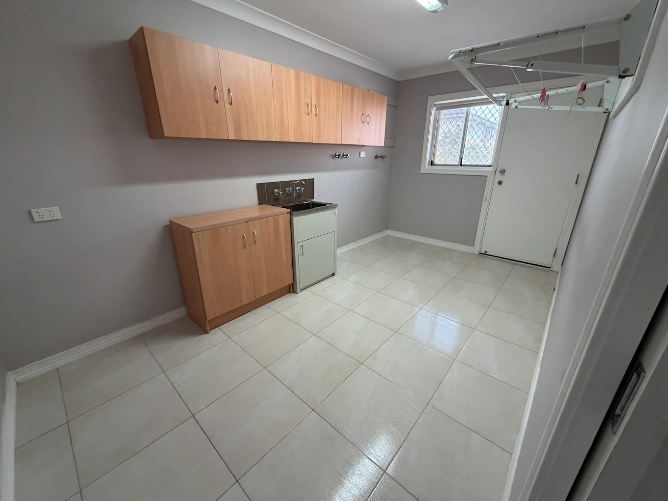 Laundry Room Clean - Diamond Bond Cleaning